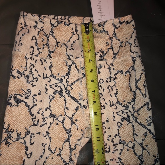 All Fenix || NWT || Anthropologie Brand White Python 7/8 Leggings - Picture 4 of 11